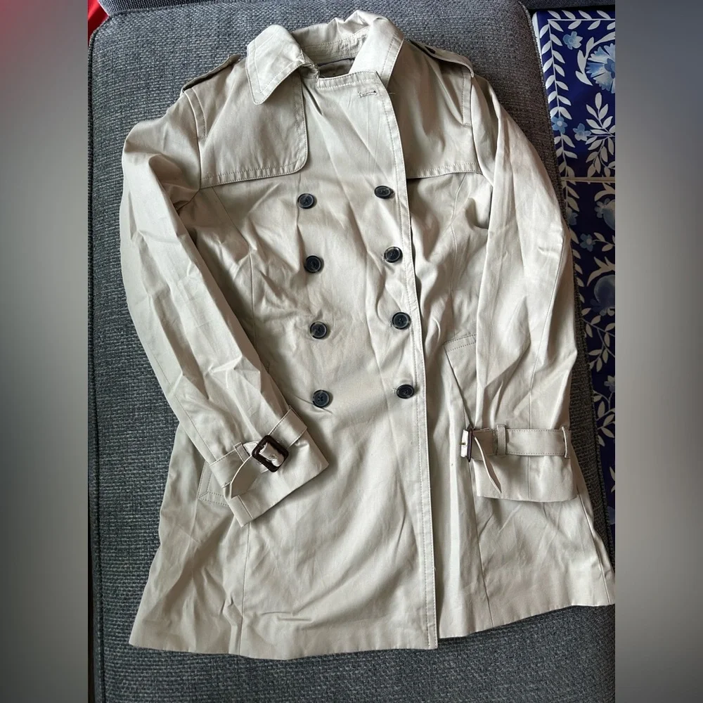 🧥 Banana Republic Beige Double-Breasted Trench Coat – Size Large 🌧️ - Picture 2 of 5
